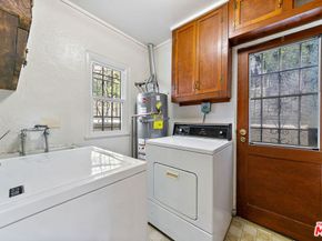 1738 Redcliff Street, Los Angeles CA 90026