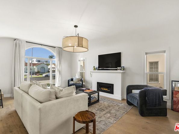 3032 Somerset Drive, Los Angeles CA 90016