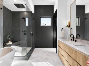 11340 Regent Street, Los Angeles CA 90066