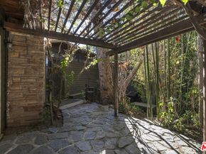 2716 Nichols Canyon Road, Los Angeles CA 90046