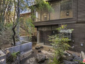 2716 Nichols Canyon Road, Los Angeles CA 90046