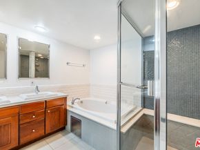 951 Granville Avenue 202, Los Angeles CA 90049