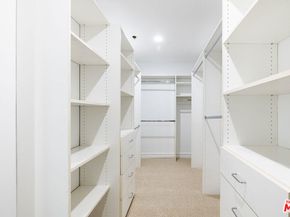 951 Granville Avenue 202, Los Angeles CA 90049