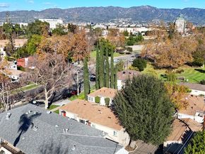 2912 W Riverside Drive, Burbank CA 91505