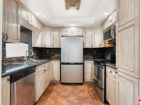 740 N Kings Road 102, West Hollywood CA 90069