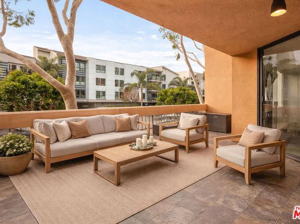740 N Kings Road 102, West Hollywood CA 90069