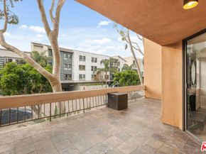 740 N Kings Road 102, West Hollywood CA 90069