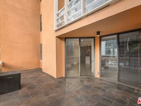 740 N Kings Road 102, West Hollywood CA 90069