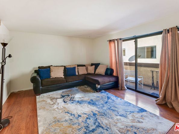 11940 Weddington Street 17, Valley Village CA 91607