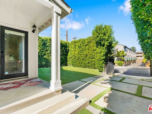 11642 Acama Street, Studio City CA 91604