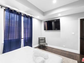 1110 N Beverly Glen Boulevard, Los Angeles CA 90077