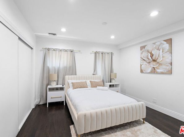 1110 N Beverly Glen Boulevard, Los Angeles CA 90077