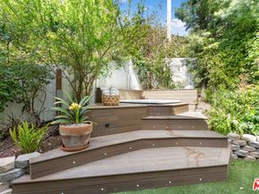 1110 N Beverly Glen Boulevard, Los Angeles CA 90077