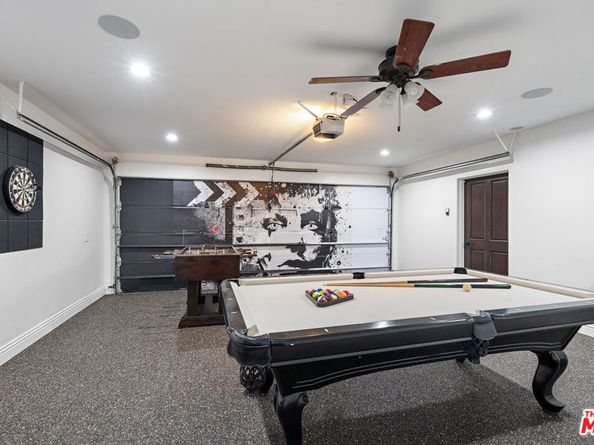1110 N Beverly Glen Boulevard, Los Angeles CA 90077