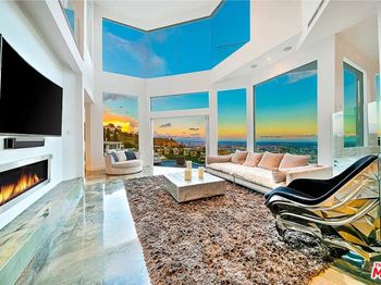 2183 Sunset Plaza Drive