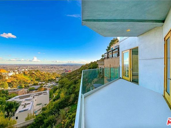 2183 Sunset Plaza Drive, Los Angeles CA 90069