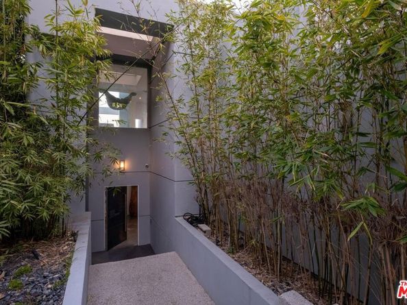 2183 Sunset Plaza Drive, Los Angeles CA 90069