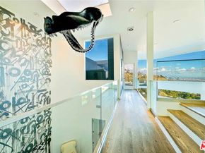2183 Sunset Plaza Drive, Los Angeles CA 90069