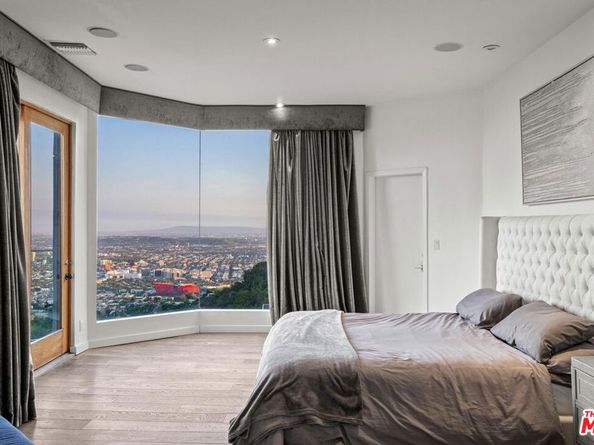 2183 Sunset Plaza Drive, Los Angeles CA 90069