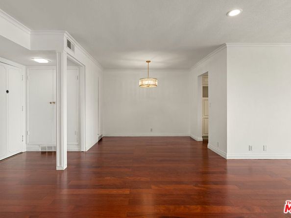 289 S Barrington Avenue A307, Los Angeles CA 90049