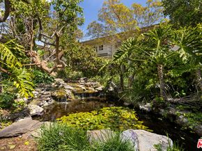 289 S Barrington Avenue A307, Los Angeles CA 90049
