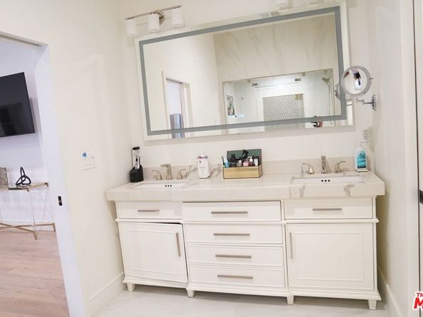 5611 S Sherbourne Drive, Los Angeles CA 90056