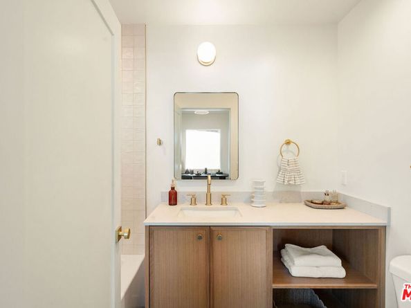 4257 Angeles Vista Boulevard, Los Angeles CA 90008