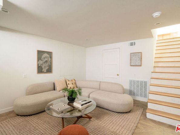 4257 Angeles Vista Boulevard, Los Angeles CA 90008