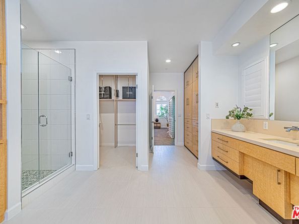 10611 Ashton Avenue 1, Los Angeles CA 90024