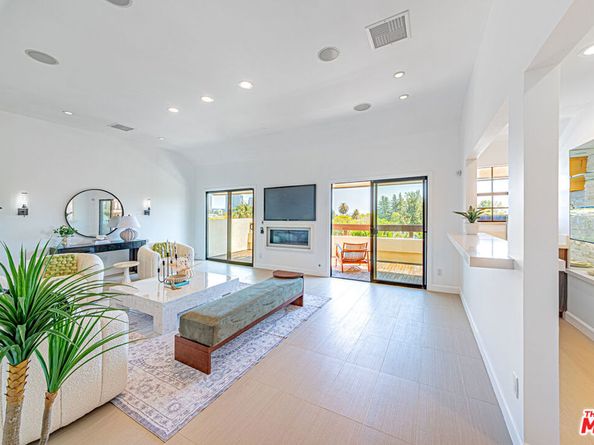 10611 Ashton Avenue 1, Los Angeles CA 90024