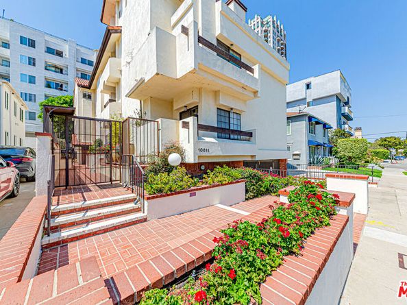 10611 Ashton Avenue 1, Los Angeles CA 90024