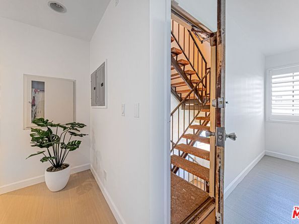 10611 Ashton Avenue 1, Los Angeles CA 90024