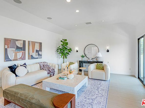 10611 Ashton Avenue 1, Los Angeles CA 90024