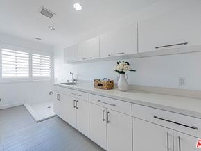 10611 Ashton Avenue 1, Los Angeles CA 90024