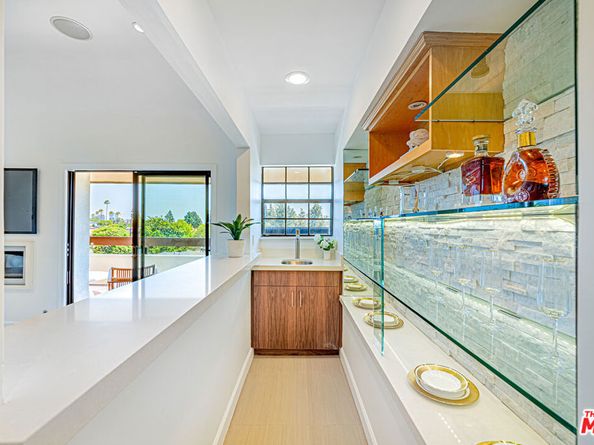 10611 Ashton Avenue 1, Los Angeles CA 90024