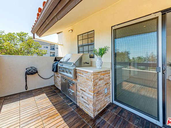 10611 Ashton Avenue 1, Los Angeles CA 90024