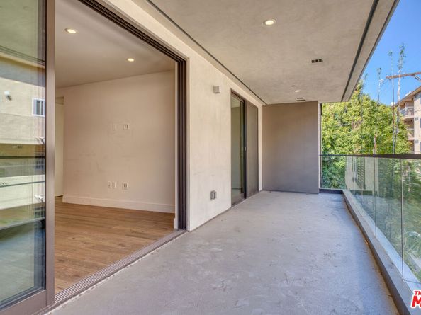 411 S Hamel Road 306, Los Angeles CA 90048