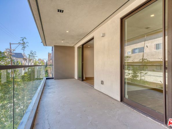 411 S Hamel Road 306, Los Angeles CA 90048