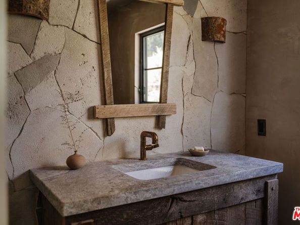 225 Powderhorn Ranch Road, Topanga CA 90290