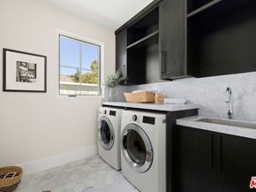 15125 Valley Vista Boulevard, Sherman Oaks CA 91403
