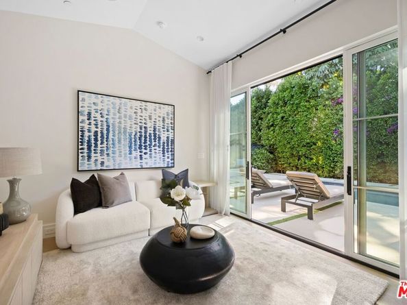 15125 Valley Vista Boulevard, Sherman Oaks CA 91403