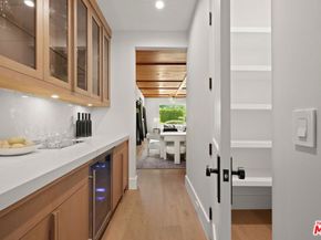 15125 Valley Vista Boulevard, Sherman Oaks CA 91403