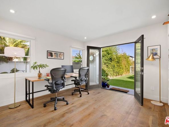 967 Vernon Avenue, Venice CA 90291