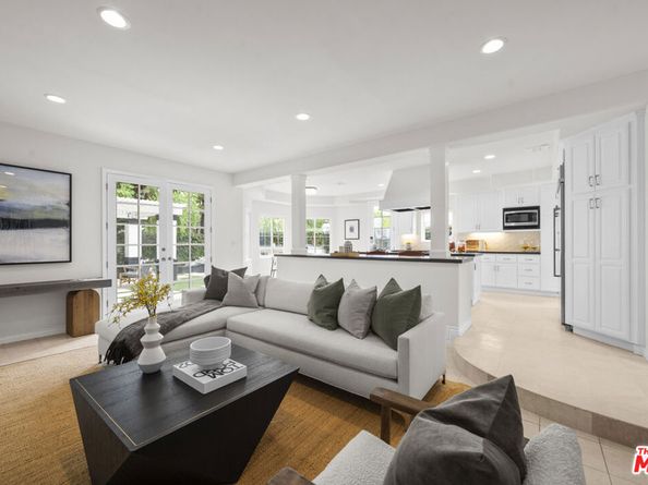 7861 W 80th Street, Playa Del Rey CA 90293