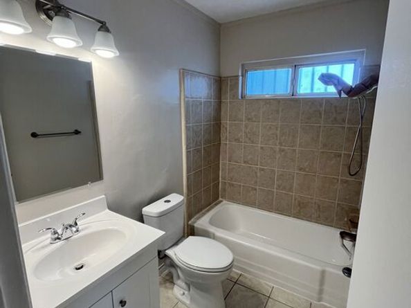 1132 S Oxford Avenue, Los Angeles CA 90006