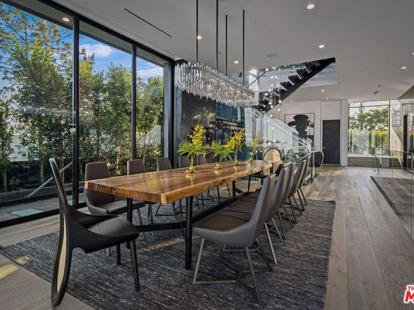 2304 Donella Circle, Los Angeles CA 90077