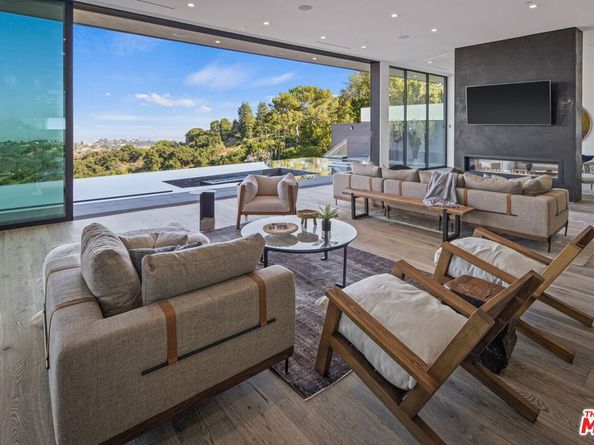 2304 Donella Circle, Los Angeles CA 90077