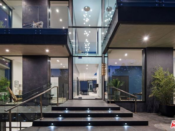 2304 Donella Circle, Los Angeles CA 90077
