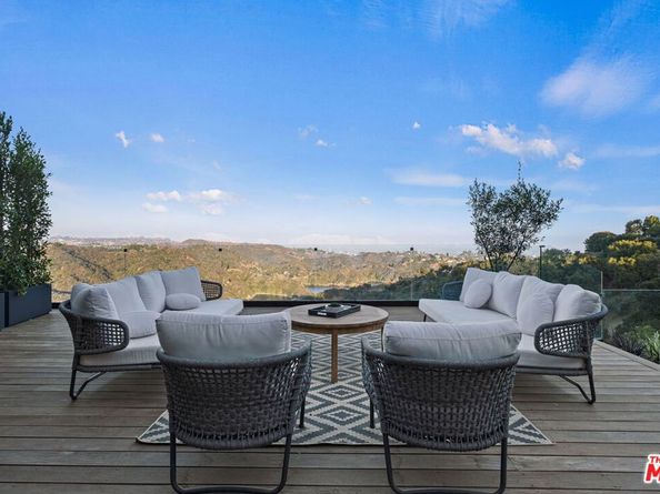 2304 Donella Circle, Los Angeles CA 90077