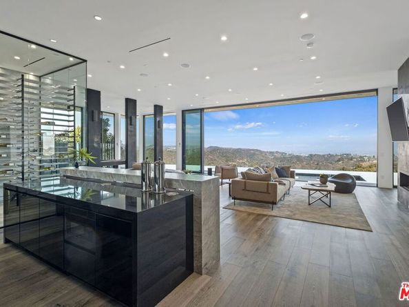 2304 Donella Circle, Los Angeles CA 90077